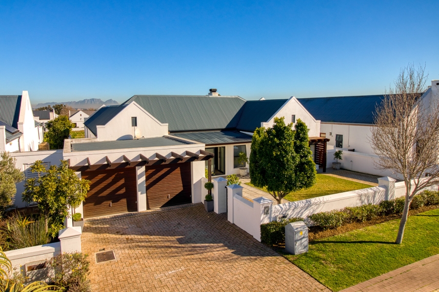 4 Bedroom Property for Sale in Croydon Vineyard Estate Western Cape